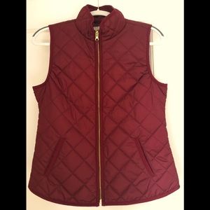 EUC Old Navy puffer vest! Cranberry color! Size S